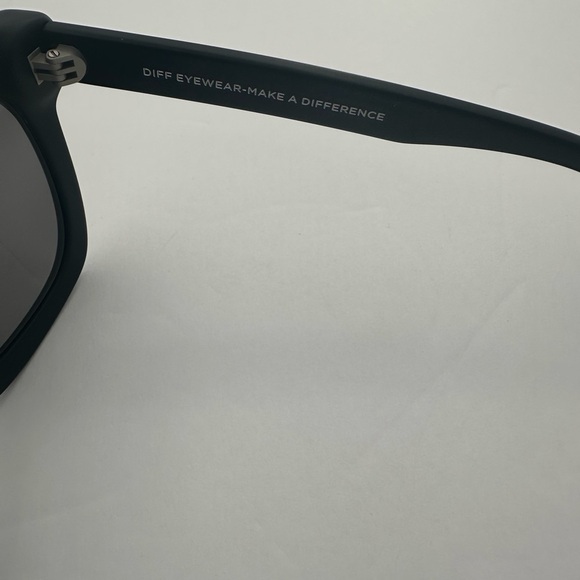 DIFF Black Square Sunglasses with Gray Lenses, Case included main image 8
